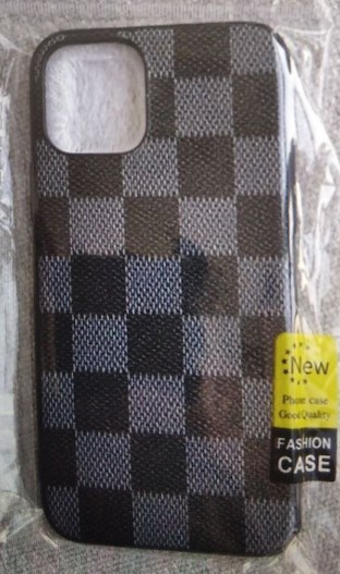 Фото 4. Кожаная накладка чехол для девушки луивитон Louis Vuitton iPhone 11 айфон 11 серый кубик