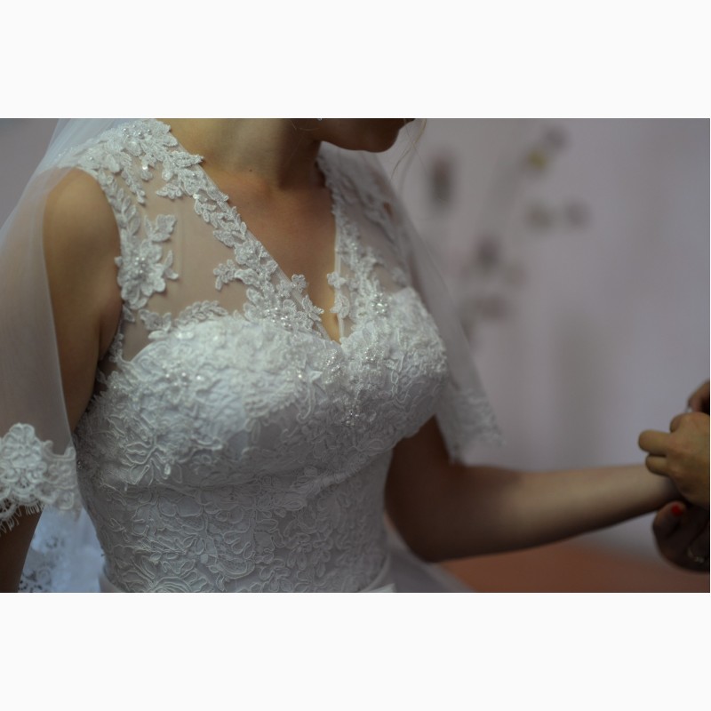Фото 2. Шикарное свадебное платье