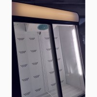 Шкаф холодильный стоячий витрина холод от +1C. Для успешной торговли
