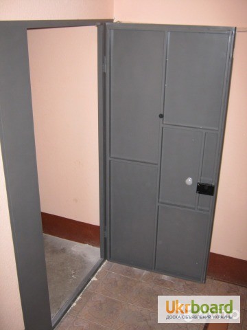 Фото 4. Междуэтажные, тамбурные перегородки, металлические двери в подъезд