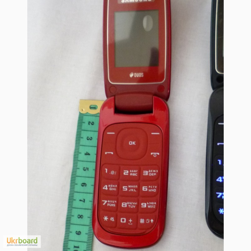 Фото 3. Мобильный телефон Samsung E 1272 DUOS красного цвета новый. В упаковке
