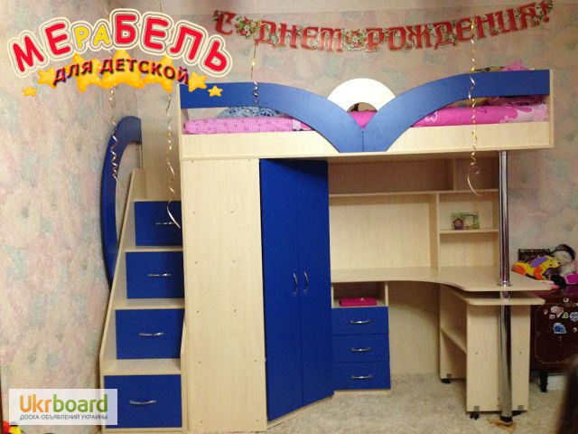 Фото 4. Кровать-чердак с рабочей зоной, угловым шкафом и лестницей-комодом (кл6) Merabel