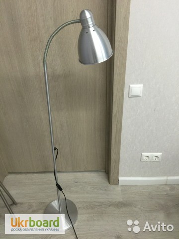 Фото 5. Отличный напольный светильник для чтения ИКЕА ЛЕРСТА