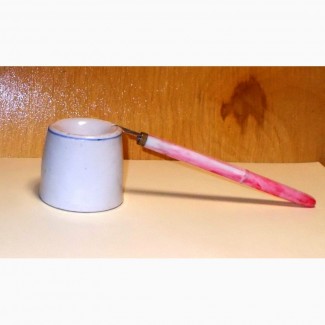 Чернильница (не вылевайка) керамика с перьевой ручкой пластмассовой