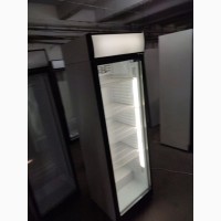 Холодит от +1C! Шкаф холодильный стоячий витринный.Цена снижена