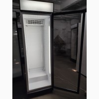 Холодит от +1C! Шкаф холодильный стоячий витринный.Цена снижена