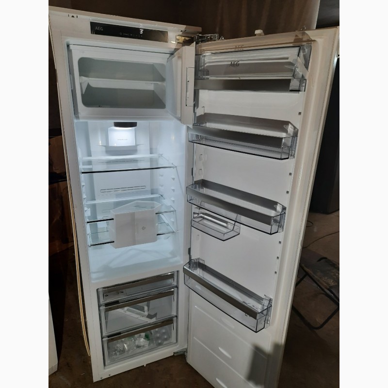 Фото 2. Холодильник под встроенную мебель новый из Германии AEG SFE81826