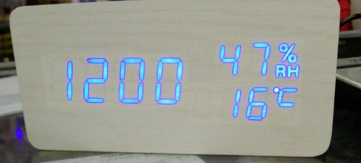 Фото 2. Часы куб Влажность Vst862s White Blue с влажностью Часы деревянные с LED подсветкой Электр
