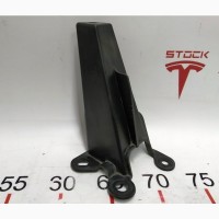 Кронштейн пластика стеклоочистителей Tesla model X 1055405-00-B 1055405-00