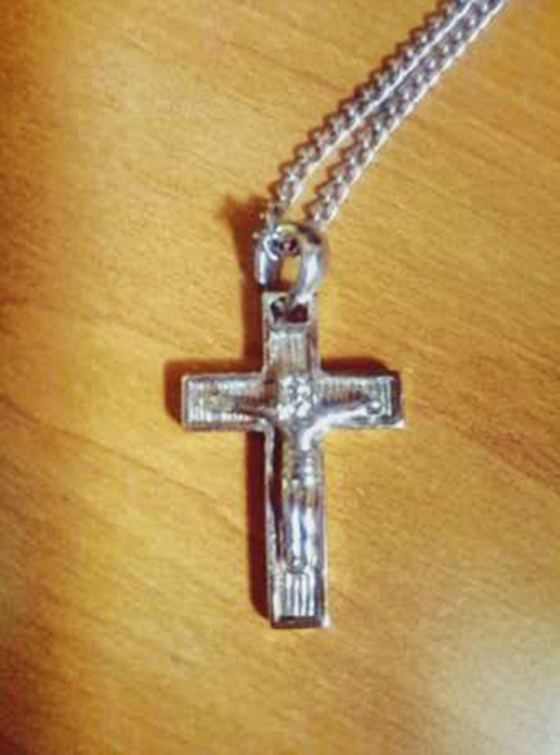 Фото 1/3. Продам крестик на цепочке под серебро в Одессе