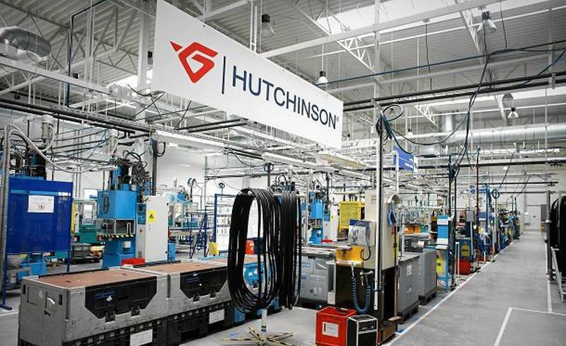 Работники на фабрику HUTCHINSON в Чехию