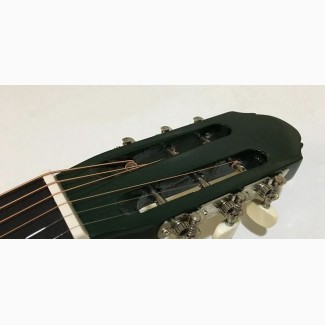 Продам гитару Almira CG-1702 GR