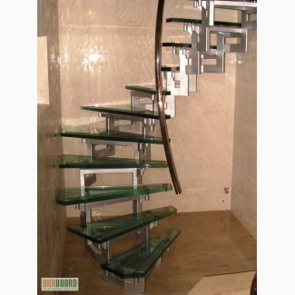 Изготовление стеклянных лестниц, перил, ступеней.