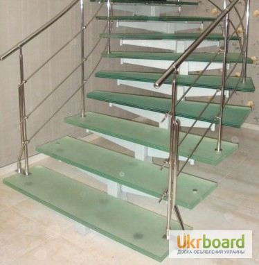 Фото 3. Изготовление стеклянных лестниц, перил, ступеней.