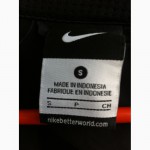 Женская куртка Nike для занятий спортом