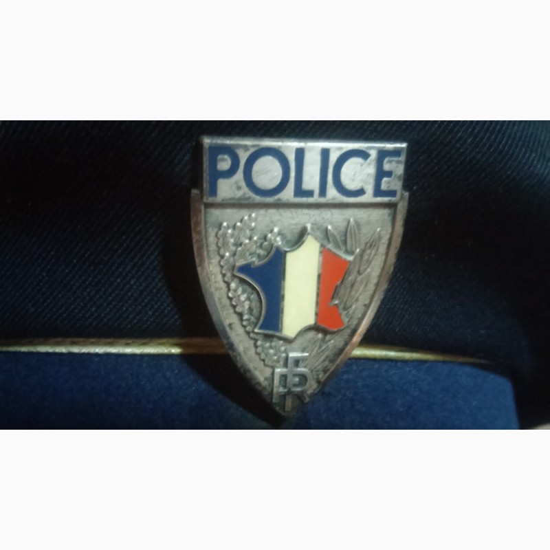 Фото 7. Головной убор полиции Франции до 60-х