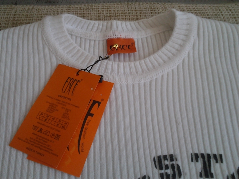 Одесса новый свитер белый, Турция, 44-46 р, 50% шерсть. Отличное качество