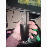 Продам б/у микрофон akg p220