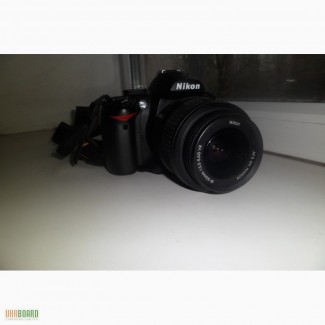 Продам зеркальный фотоаппарат Nikon D3000