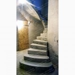 Двухкаркасная бетонная лестница