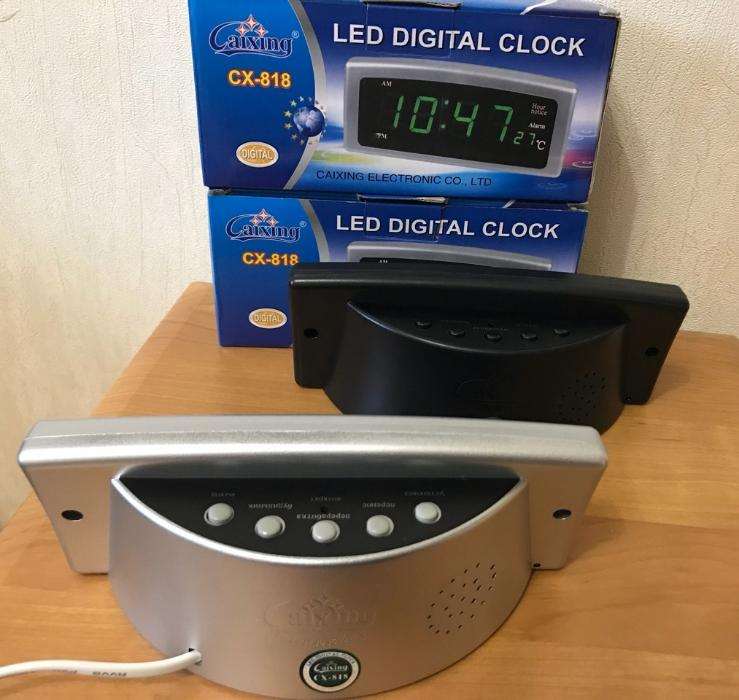 Фото 4. Часы с термометром Led Clock CX-820 с питанием от розетки 220 вольт