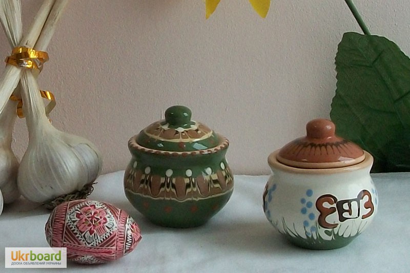 Фото 3. Майоліка- глиняний, екологічно чистий посуд в українському стилі.