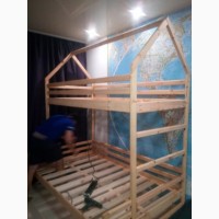Кровать двохповерхова з натурального дерева