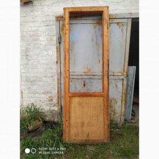 Двери деревяные с коробкой