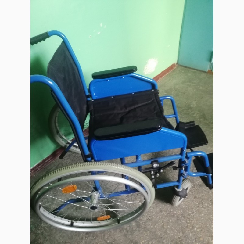 Фото 6. Инвалидное кресло
