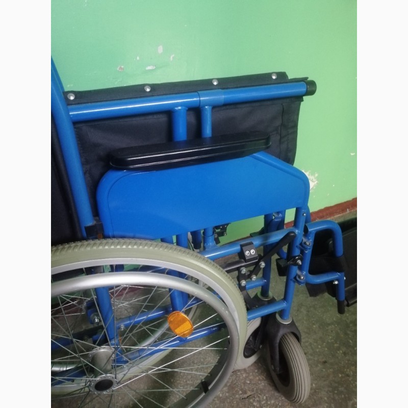 Фото 7. Инвалидное кресло