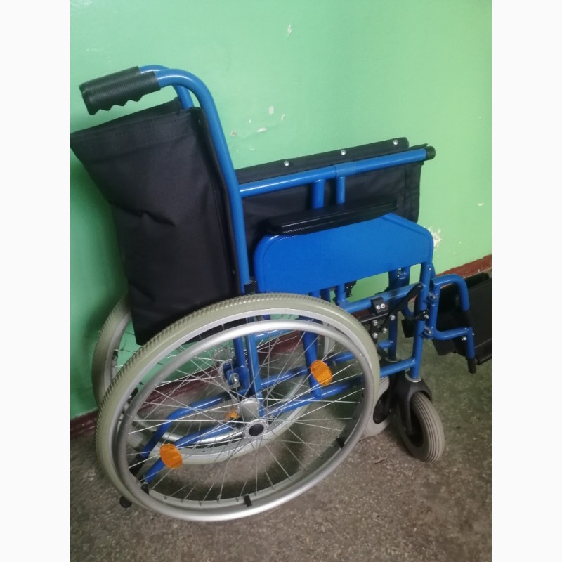 Фото 8. Инвалидное кресло