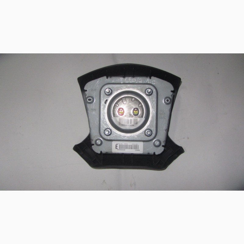 Фото 3. Подушка безопасности водителя Toyota Avensis T250 45130-05112-B0