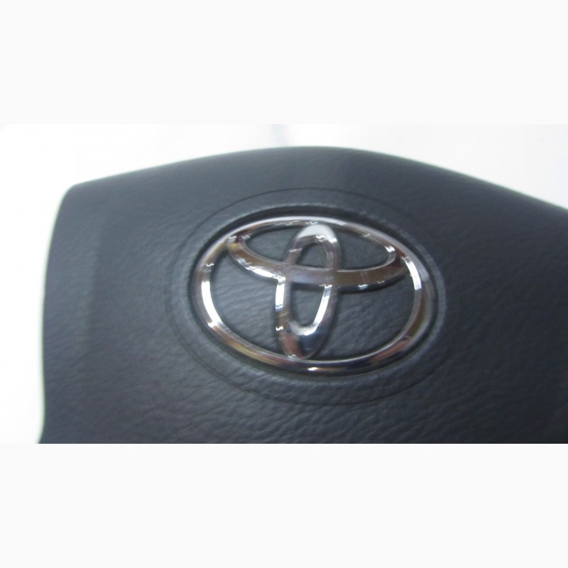 Фото 4. Подушка безопасности водителя Toyota Avensis T250 45130-05112-B0