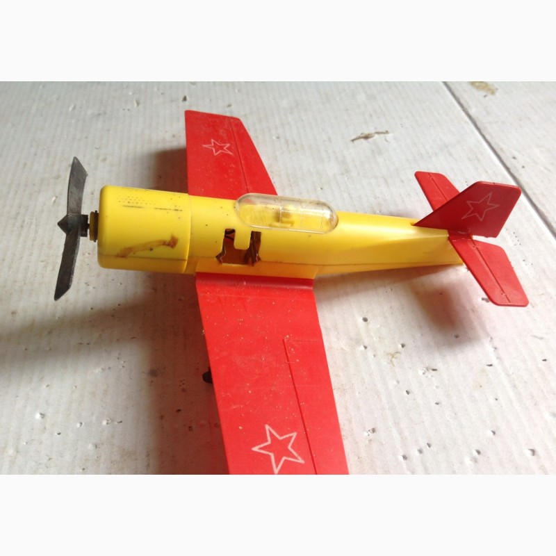 Фото 6. Электро механическая игрушка управляемый спортивный самолёт. 1980г. СССР