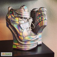 Hologramm shoes! Ботинки с голограммой в стиле WebPunk, отливаются всеми цветами радуги