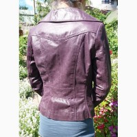 Продам кожаную куртку тёмно-свекольного цвета 40-42 р-р