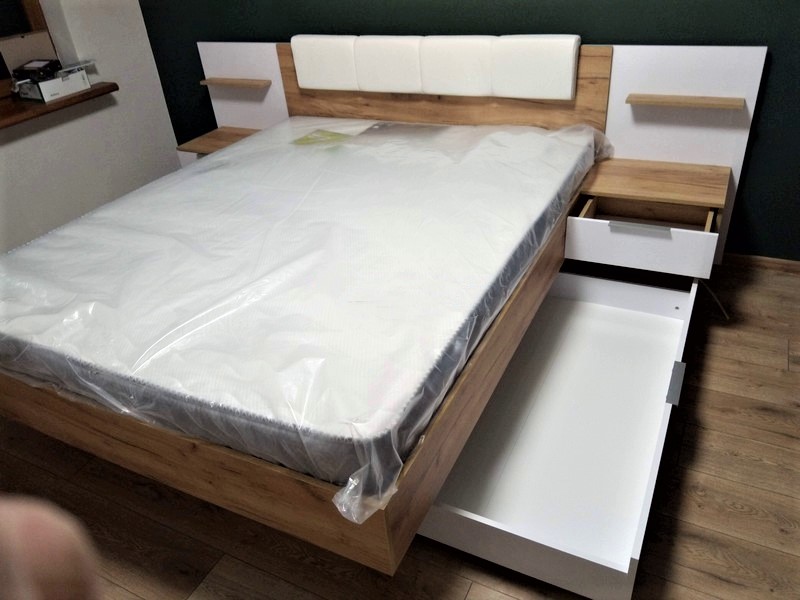 Фото 11. Двоспальне ліжко Асті з мяким узголівям та висувними шухлядами