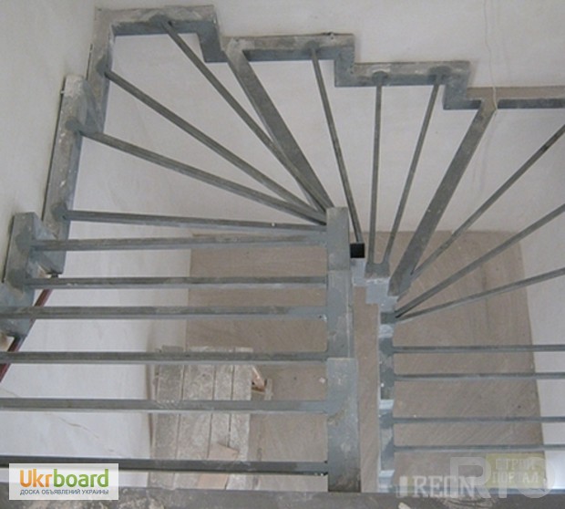 Фото 7. Лестницы, Каркасы лестниц с площадками или забежными ступенями