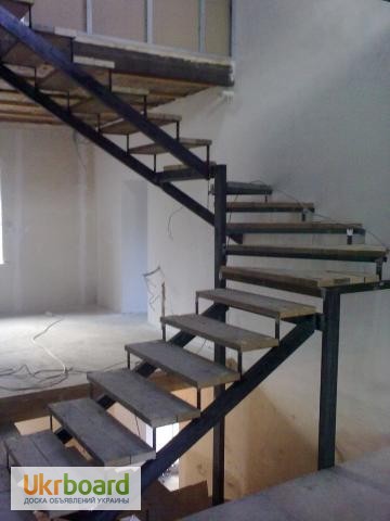 Фото 9. Лестницы, Каркасы лестниц с площадками или забежными ступенями