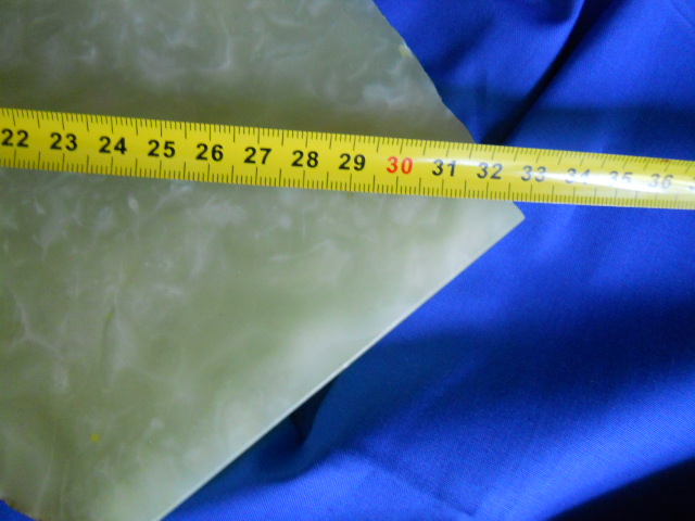 Фото 2. Кусок зеленого мрамора