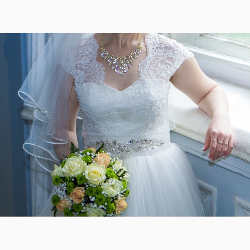 Фото 2. Свадебное платье, размер М