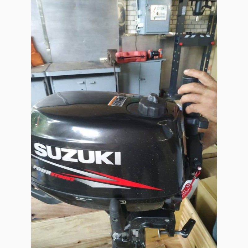 Фото 2. Лодочный мотор Suzuki DF 5