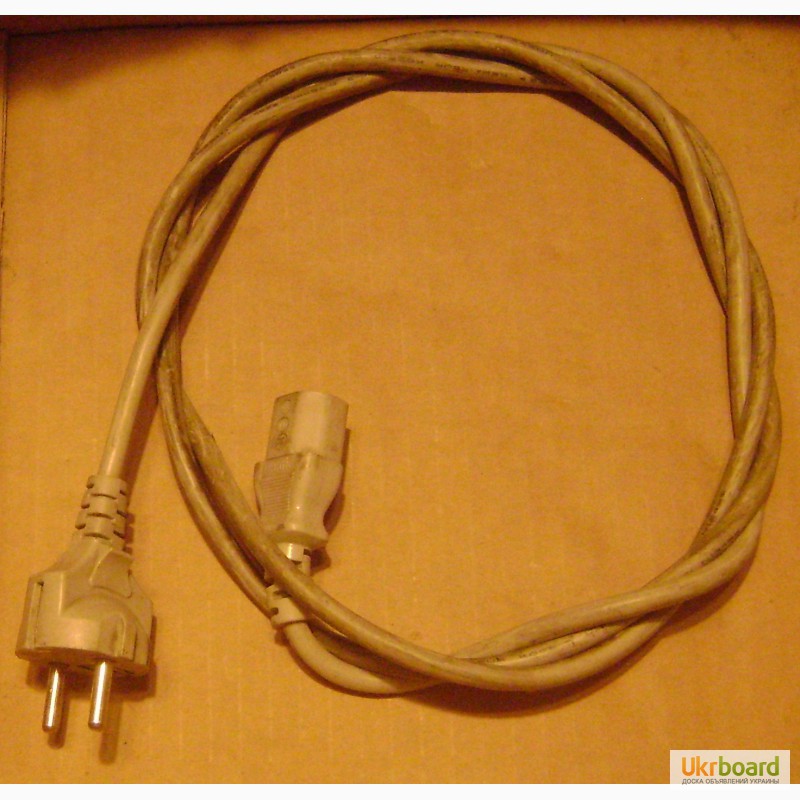 Фото 11. Сетевой шнур ( кабель питания ) для компьютера