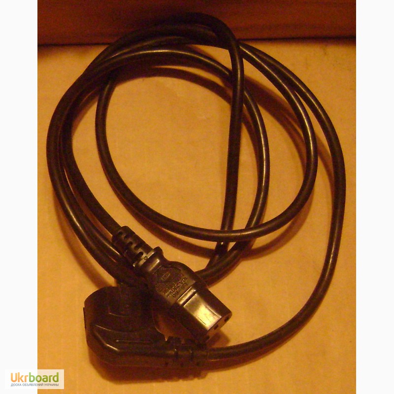 Фото 18. Сетевой шнур ( кабель питания ) для компьютера