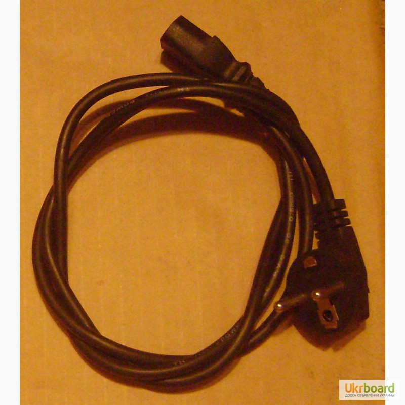 Фото 6. Сетевой шнур ( кабель питания ) для компьютера