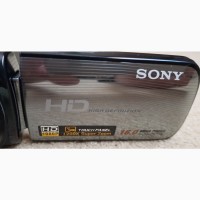 Продам не дорого новую цифровую видеокамеру SONY HDR 550E