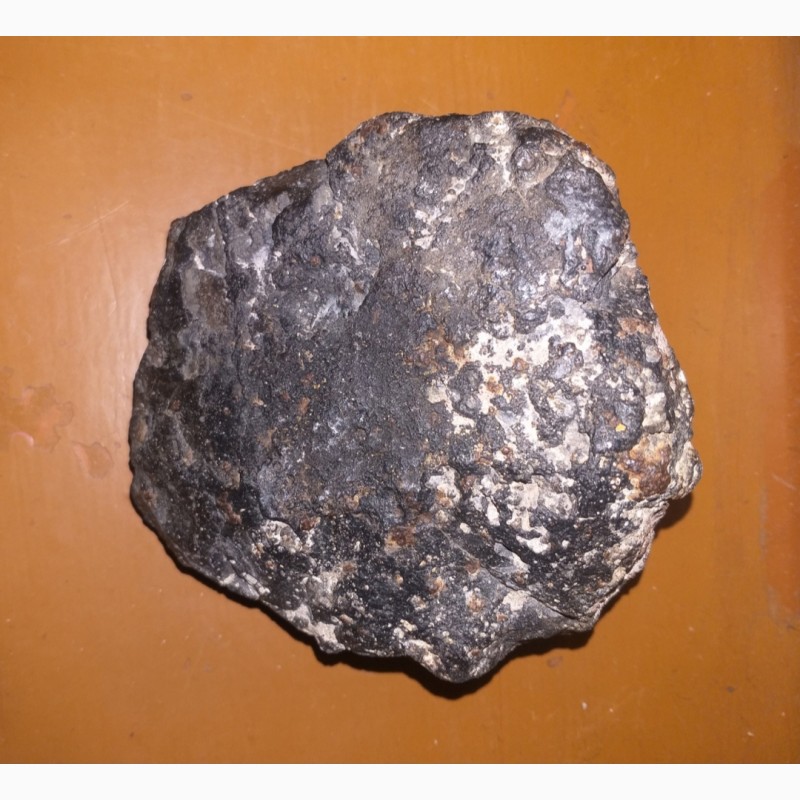 Фото 2. Метеорит железокаменный(мезосидерит)