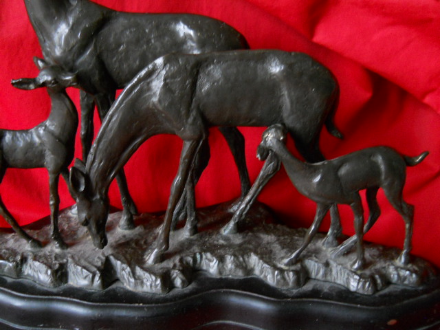 Фото 3. Старинная бронзовая настольная скульптура Семейство оленей