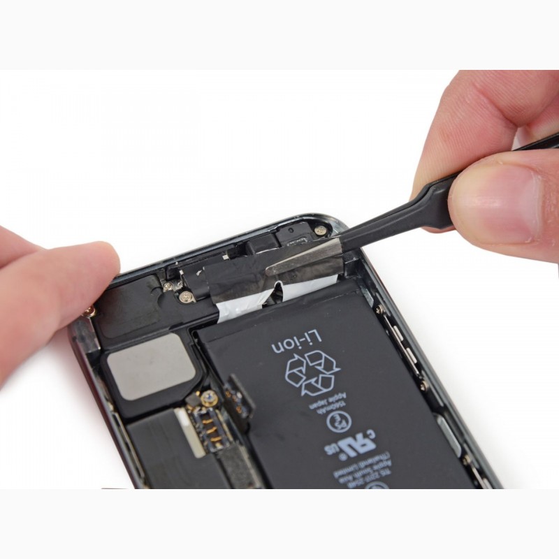 Фото 3. Замена аккумуляторной батареи Apple iPhone 5, 5S, 6, 6+, 6S, 6S+, 7, 7+, 8, 8