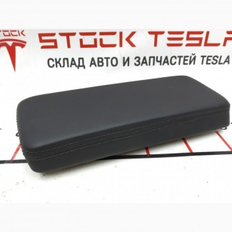 Подлокотник консоли PUR BLACK NEU 100i левый Tesla model S REST 1046444-21